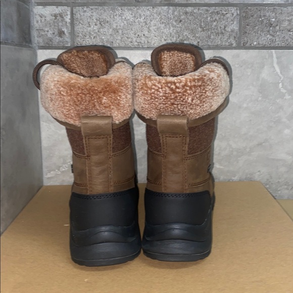 UGG ADIRONDACK BOOT III TIPPED - Picture 3 of 6